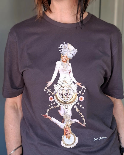 Dolly unisex t-shirt 100% cotton